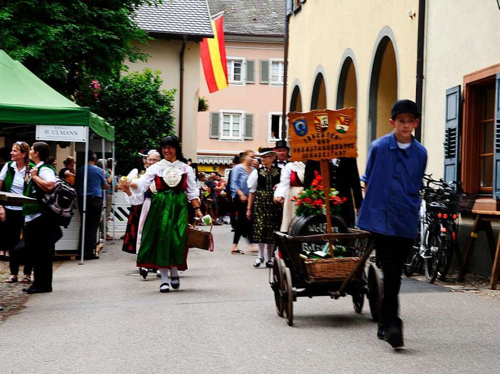 Mit Umzug und Krnung der neuen Markgrfler Weinprinzessin Jessica Himmelsbach ging es am Freitag los. Noch bis Montag hat das Weinfest in Staufen geffnet.