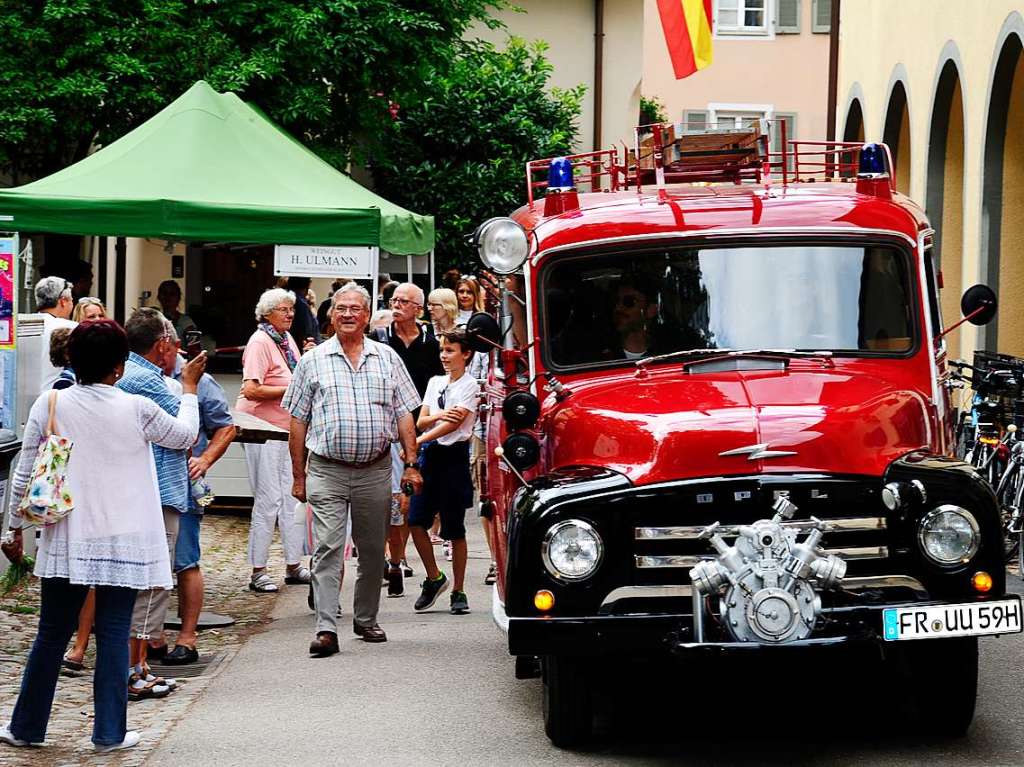 Mit Umzug und Krnung der neuen Markgrfler Weinprinzessin Jessica Himmelsbach ging es am Freitag los. Noch bis Montag hat das Weinfest in Staufen geffnet.