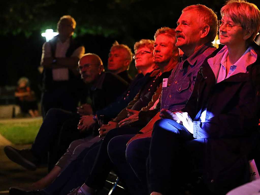 Groartiger Ausklang der Open-Air-Saison im Bad Krozinger Kurpark mit einem fulminanten Jazz-Rock-Abend mit einem bestens aufgelegten Klaus Doldinger, seiner Formation Passport und Gaststar Joo Kraus an der Trompete.