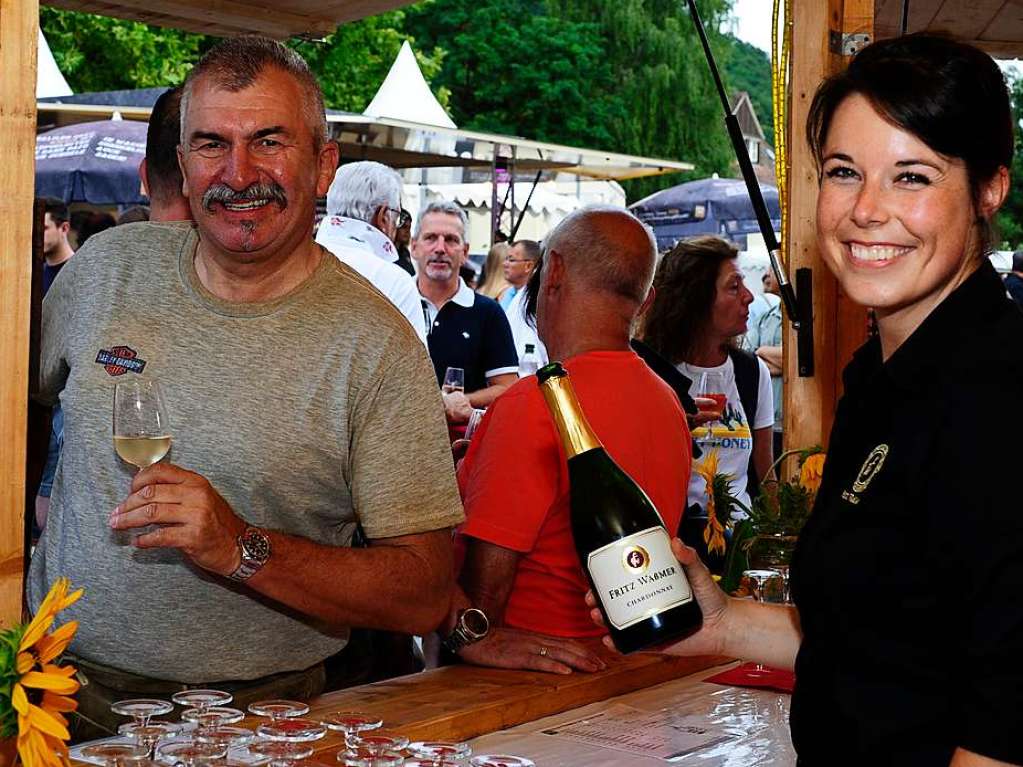 Mit Umzug und Krnung der neuen Markgrfler Weinprinzessin Jessica Himmelsbach ging es am Freitag los. Noch bis Montag hat das Weinfest in Staufen geffnet.