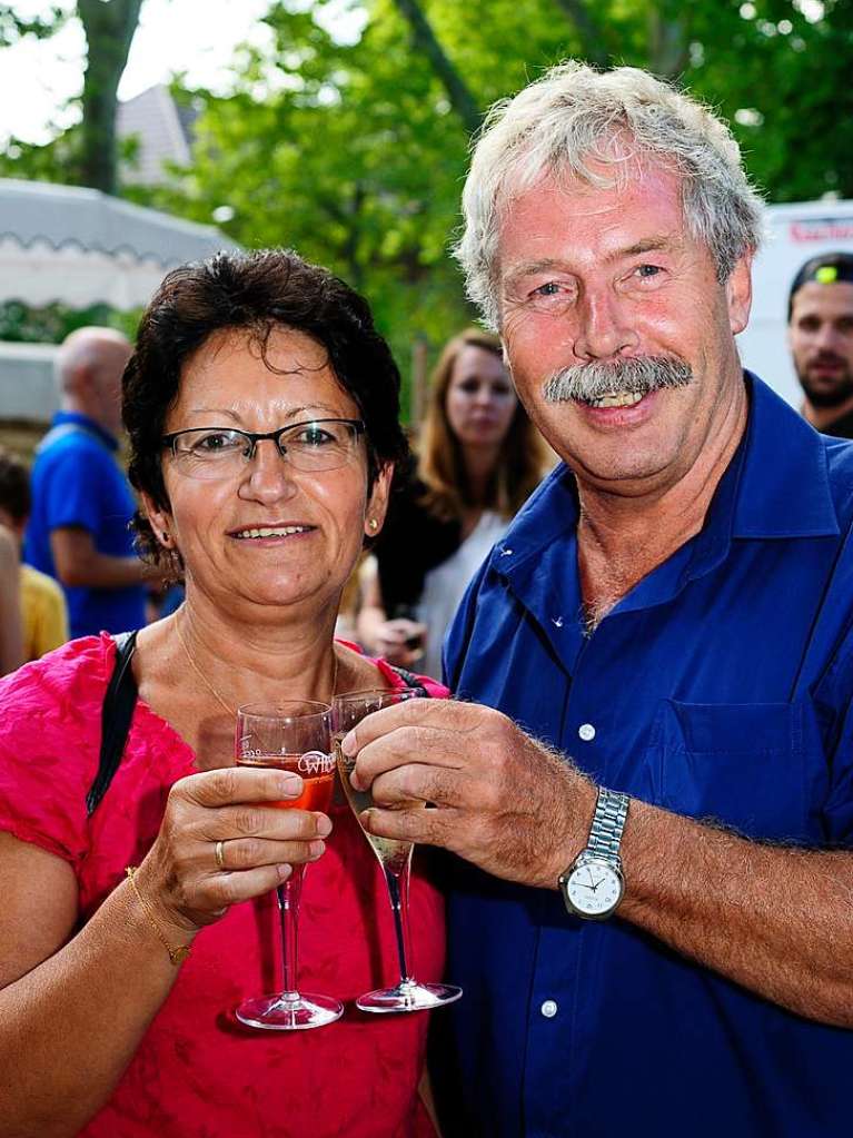 Mit Umzug und Krnung der neuen Markgrfler Weinprinzessin Jessica Himmelsbach ging es am Freitag los. Noch bis Montag hat das Weinfest in Staufen geffnet.