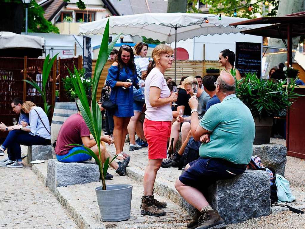 Mit Umzug und Krnung der neuen Markgrfler Weinprinzessin Jessica Himmelsbach ging es am Freitag los. Noch bis Montag hat das Weinfest in Staufen geffnet.