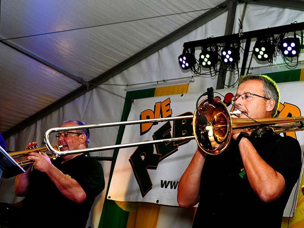 Mit Umzug und Krnung der neuen Markgrfler Weinprinzessin Jessica Himmelsbach ging es am Freitag los. Noch bis Montag hat das Weinfest in Staufen geffnet.