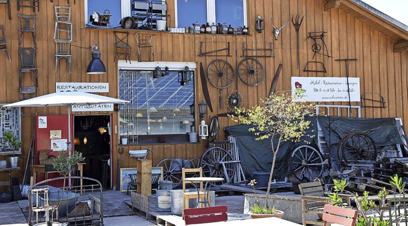 Volker Kaiser betreibt seit 33 Jahren sein Antiquittengeschft in Neustadt.  | Foto: Nora Bulla