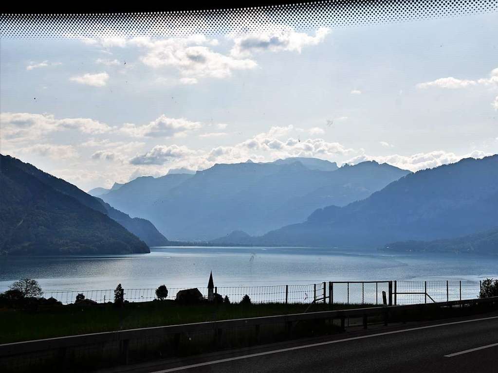 Mit drei Bussen ging es in die Erlebnisregion GrindelwaldFirst auf 2168 Metern Hhe mit Gipfelrundgang auf dem First Cliff Walk und beeindruckenden Ausblicken auf das Alpenpanorama der Jungfrau-Region.