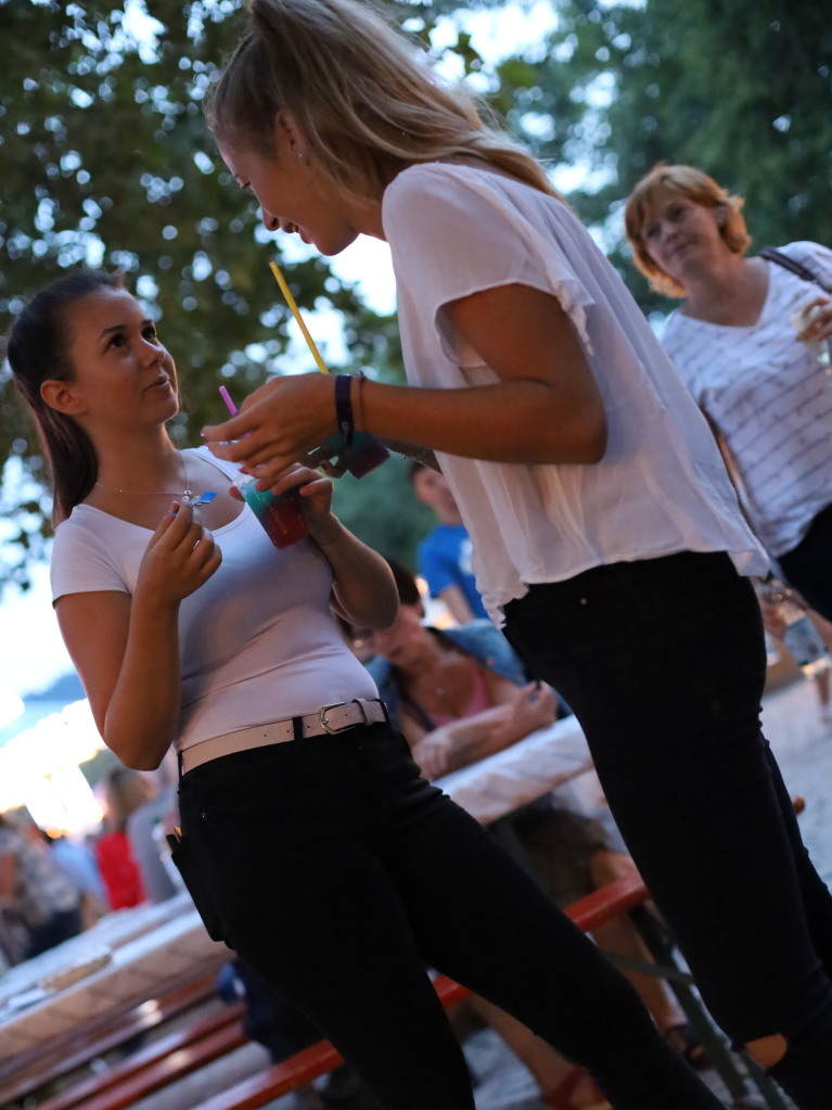 Mit Umzug und Krnung der neuen Markgrfler Weinprinzessin Jessica Himmelsbach ging es am Freitag los. Noch bis Montag hat das Weinfest in Staufen geffnet.