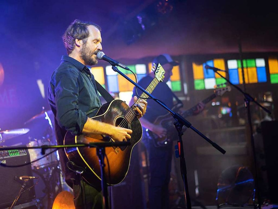 Singer-Songwriter Gisbert zu Knyphause...einem Auftritt im Spiegelzelt des ZMF.  | Foto: Simon Langemann