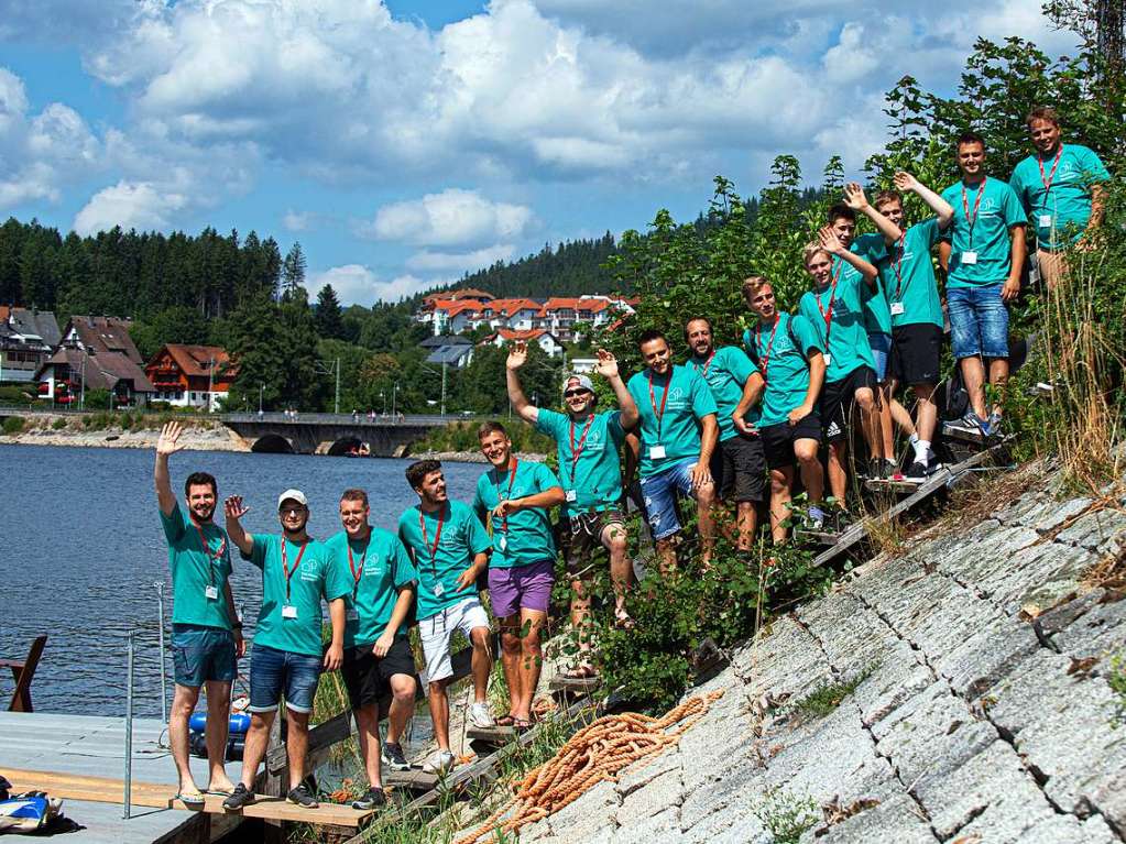 Drachenboot - Rennen am Schluchsee 10 Teams beim 10. Drachenboot Fun Cup auf dem Schluchsee.