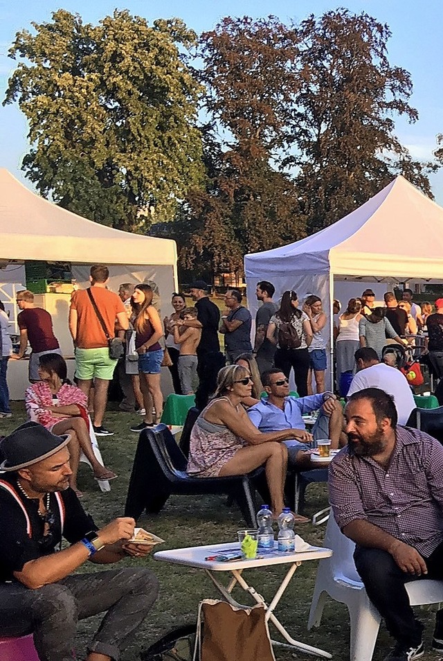 So gemtlich geht es beim Festival zu.   | Foto: Archivfoto Valentin Zumsteg