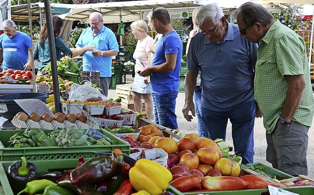 Besucher genossen den Bauernmarkt des ...r soll wieder einiges geboten werden.   | Foto: Roland Vitt