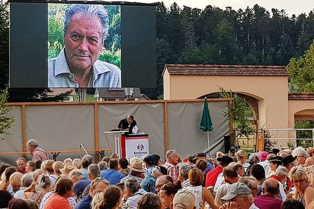 In einer Telefonschaltung nach Nizza k...iew mit Hans-Jrgen Bumler teilhaben.  | Foto: Ramon Harbnisch