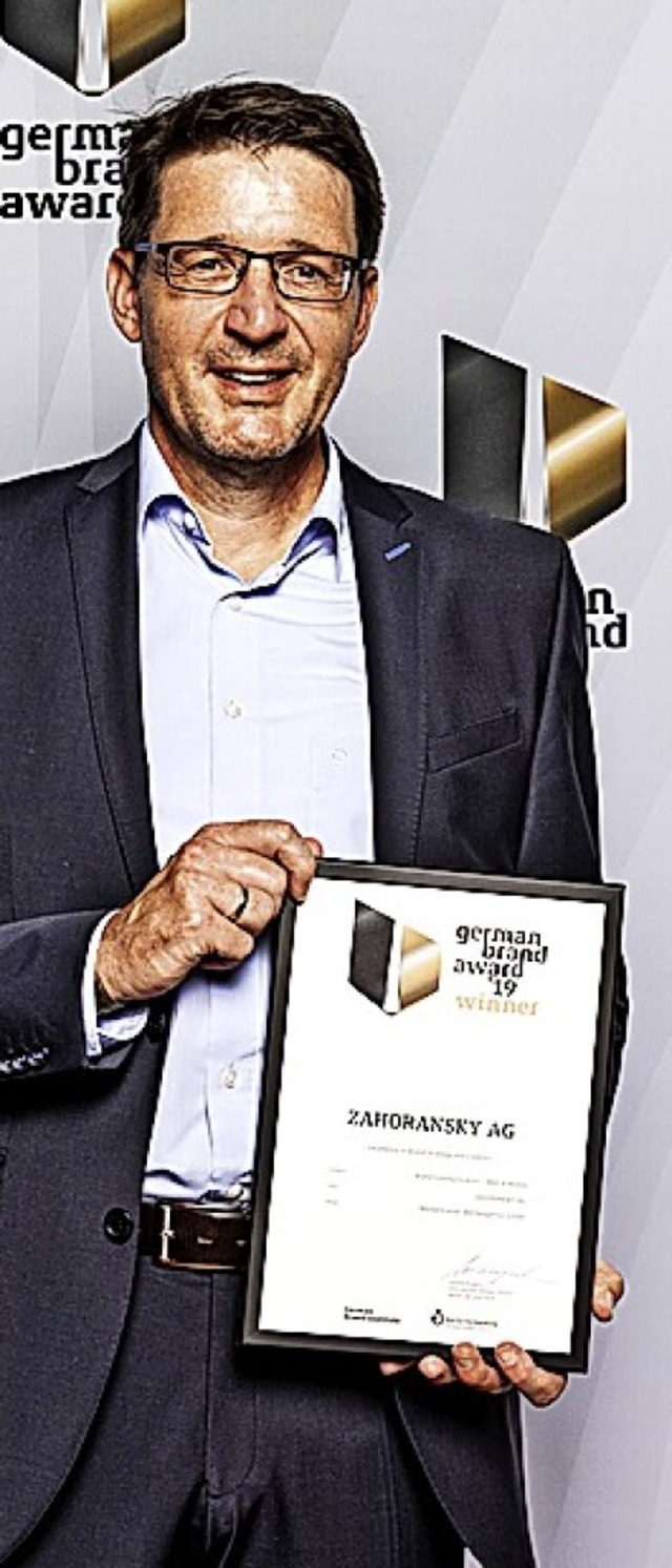 Robert Dous, Leiter Marketing und Vertrieb, bei der Preisverleihung  in Berlin  | Foto: Lutz Sternstein