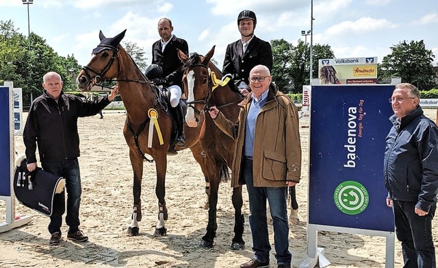 Im Bild (von links nach rechts): Josef...und  Rainer Osswald (RV Schutterwald)   | Foto: Pferdesportverband Sdbaden