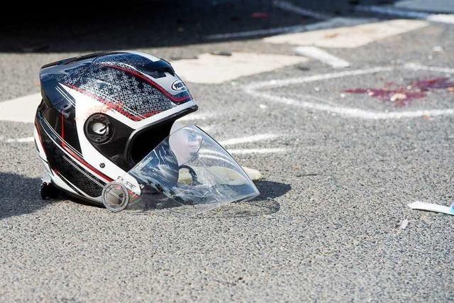 Motorradfahrer kommt beim Gamshurst ums Leben