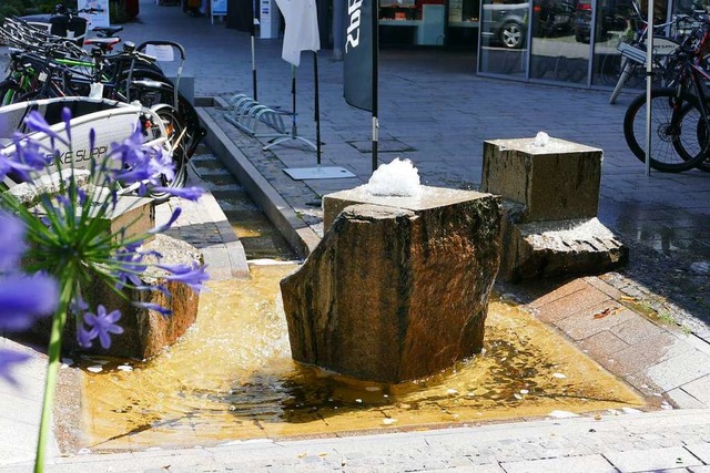 Brunnen in der Weiler Hauptstrae vor dem Fahrradladen  | Foto: Elena Borchers