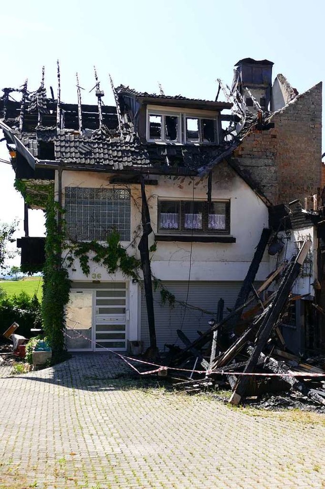 Eines der drei Gebude, die in weiten Teilen komplett zerstrt wurden.  | Foto: Sarah Trinler