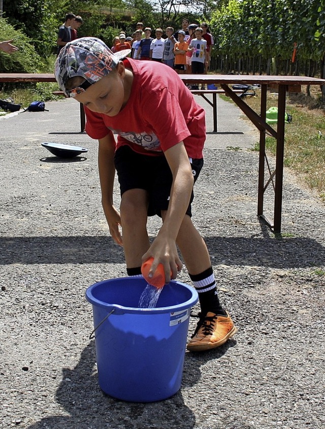 Auch Wasser galt es bei der Diebesjagd zu transportieren.  | Foto: Christiane Franz