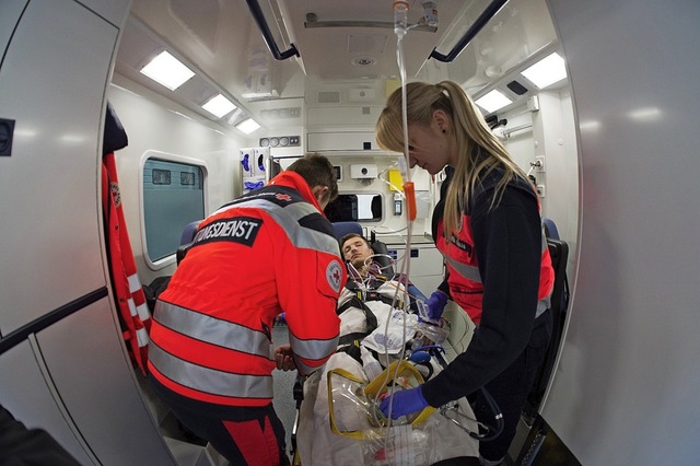 9264 Einstze fuhren  die Rettungswagenbesatzungen des DRK im vergangenen Jahr.  | Foto: Volker Mnch