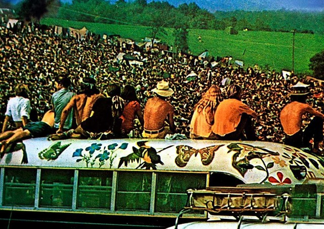 Logenplatz mit Aussicht: Zuschauer beim Woodstockfestival  | Foto: United Archives / FOTOFINDER.COM