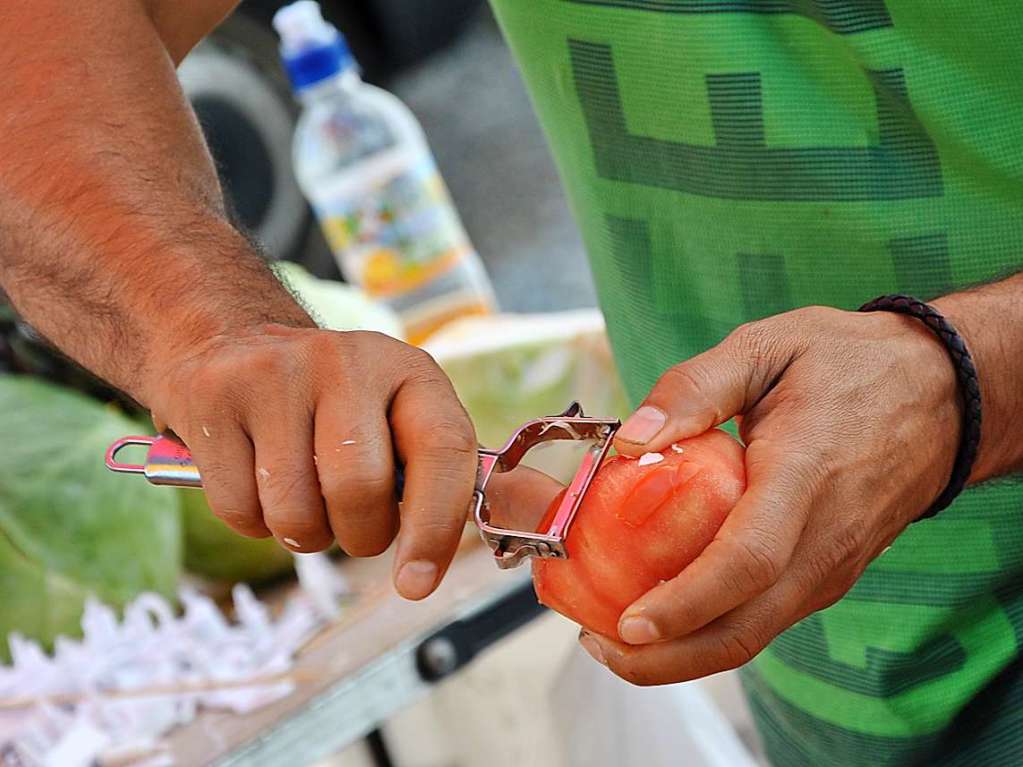 Traumhaftes Wetter und ein reichhaltiges Angebot luden zum Schlendern, Bummeln und sich gemtlich Unterhalten auf den traditionellen Markt in Ehrenstetten.