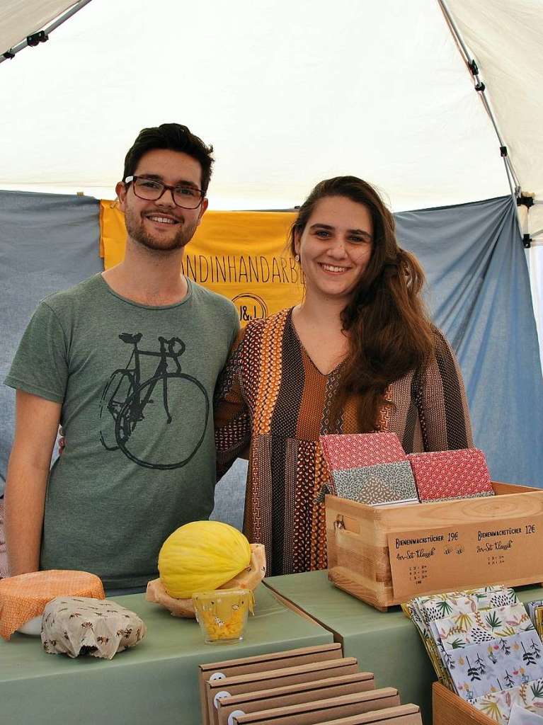 Traumhaftes Wetter und ein reichhaltiges Angebot luden zum Schlendern, Bummeln und sich gemtlich Unterhalten auf den traditionellen Markt in Ehrenstetten.