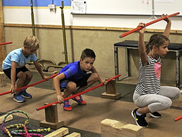 In Laufenburg konnten sich im Rahmen d...s Kinder im Gewichtheben ausprobieren.  | Foto: suedkurier