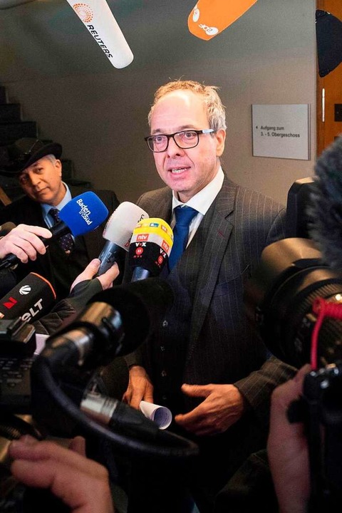 Der Anwalt Sebastian Glathe wurde fr ...rs Hussein K. im Netz bel beschimpft.  | Foto: THOMAS KIENZLE