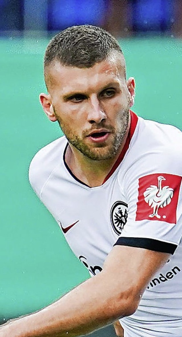 Dreifach-Torschtze fr die Eintracht: Ante Rebic  | Foto: Uwe Anspach (dpa)