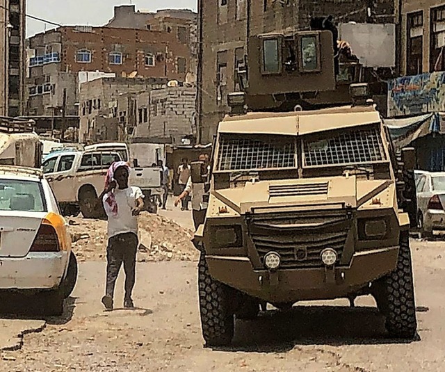 Separatisten patrouillieren in Aden.  | Foto: NABIL HASAN (AFP)