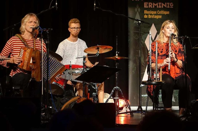 Mit Tnzen, Geschichten und Balladen a... Kste in die Laufenburger Stadthalle.  | Foto: Roswitha Frey