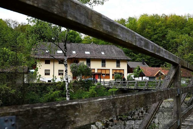 In der Pension in Passau wurden im Mai drei Leichen gefunden.  | Foto: Matthias Schrader (dpa)