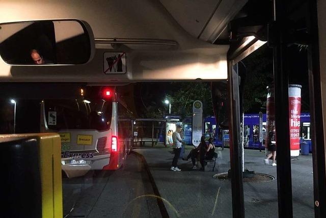 Nachtbusse in Freiburg sollen auf Straenbahnen warten – das klappt nicht immer