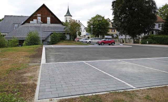 Der neue Festplatz beim Kurhaus erlebt... Stadtmusik Lenzkirch seine Premiere.   | Foto: Ralf Morys