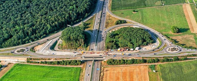 Der Brckenneubau an der A5-Anschlusss...r wird durch eine Ampelanlage ersetzt.  | Foto: Martin Bildstein copyright