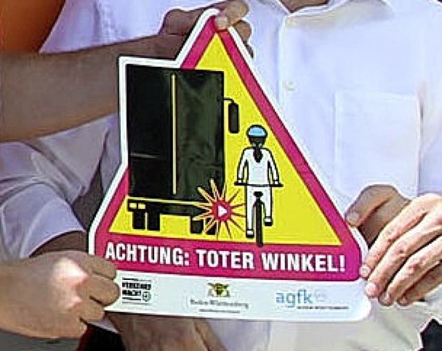 Soll fr tote Winkel sensibilisieren: Warnaufkleber fr Lkw.   | Foto: Stadt Offenburg