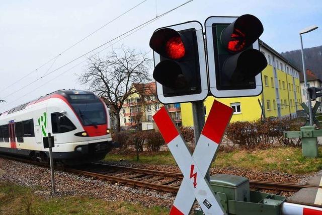 Laster bleibt bei Zell an Schranke hngen