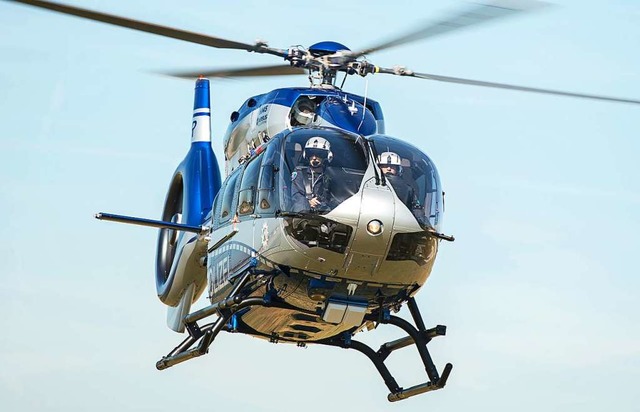 Ein Hubschrauber der Polizei ist an der Suche beteiligt. (Symbolbild)  | Foto: Wolfram Kastl