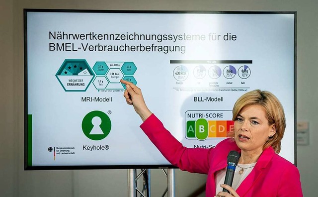 Ministerin Julia Klckner lsst Verbra...denen Kennzeichnungsmodellen befragen.  | Foto: Kay Nietfeld (dpa)
