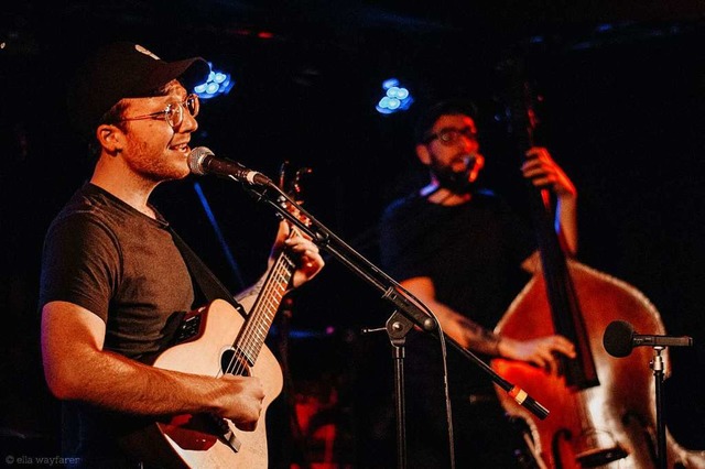 Arik Dov und seine zweikpfige Band sind am Freitag im Kulturaggregat zu sehen.  | Foto: Kulturaggregat
