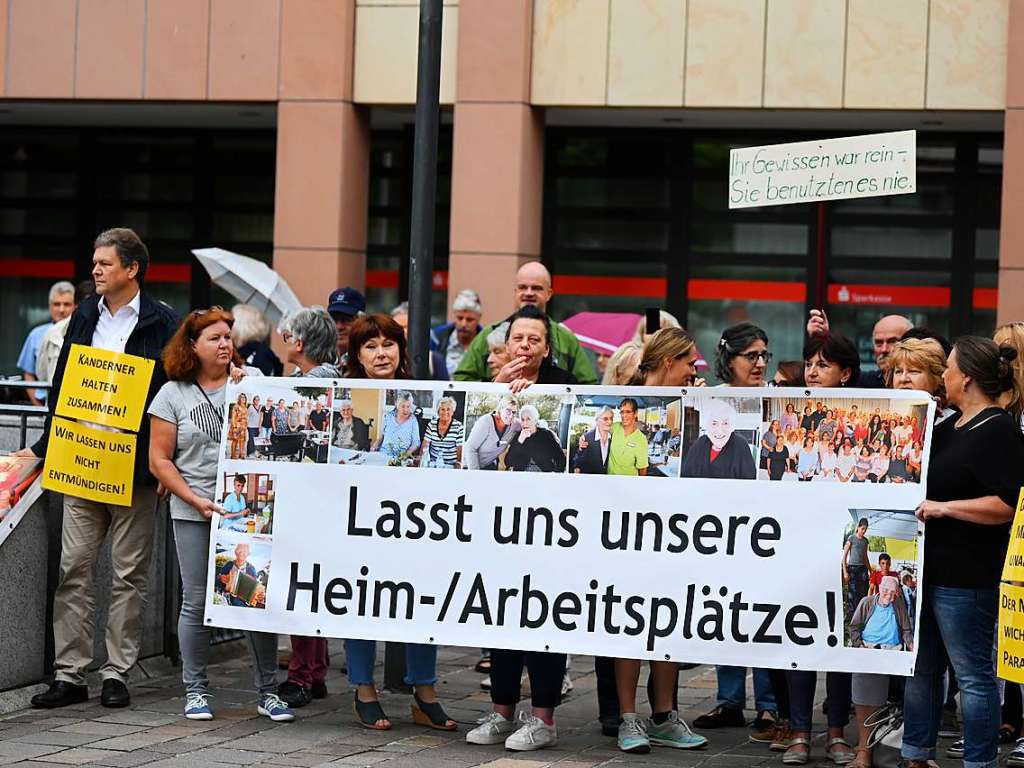 Demonstration vor dem Landratsamt in Lrrach