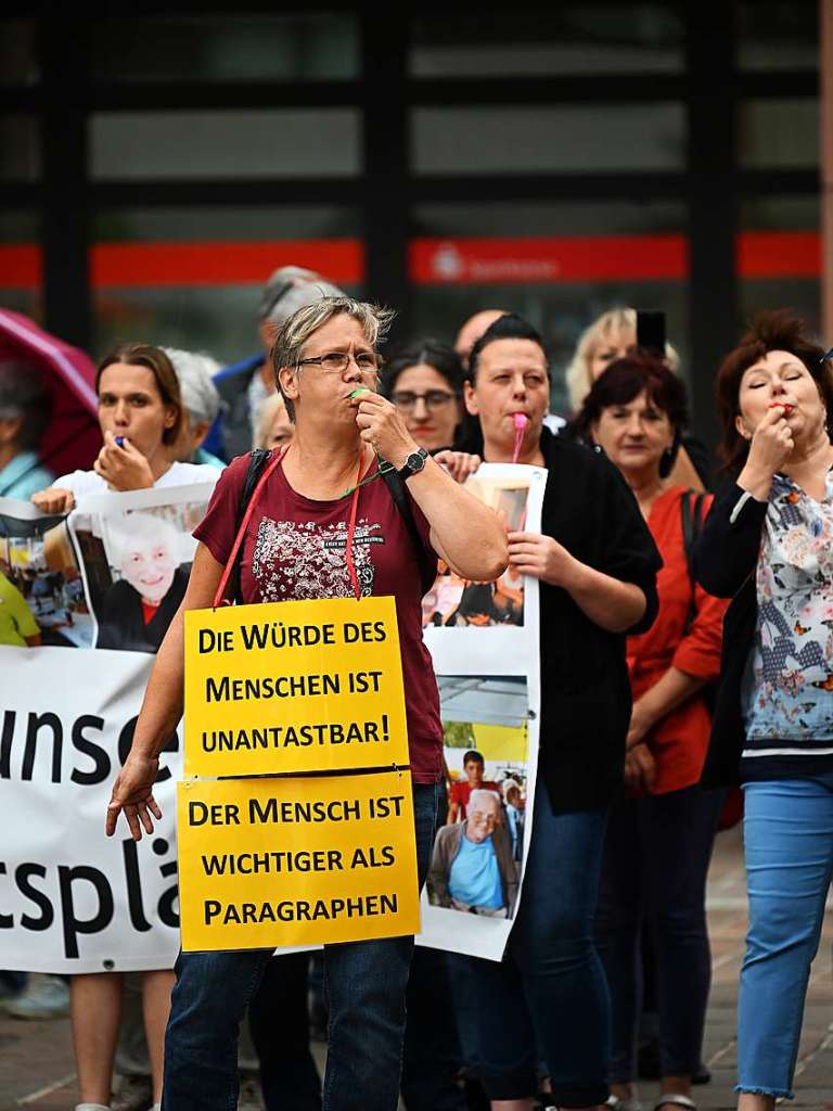 Demonstration vor dem Landratsamt in Lrrach