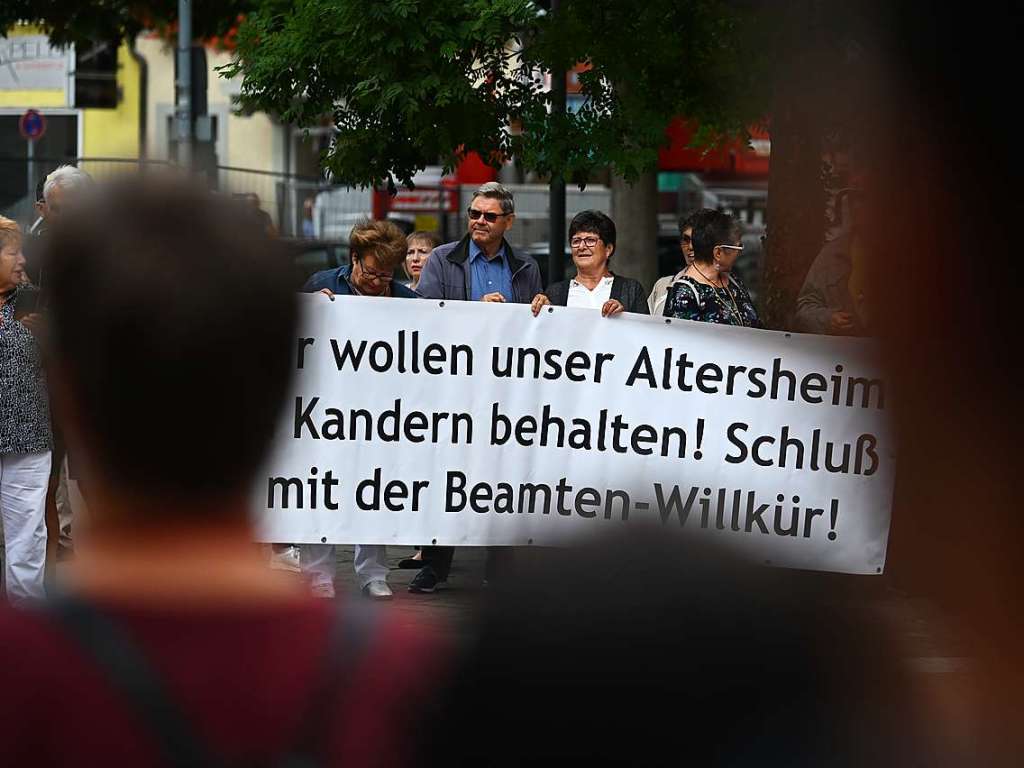 Demonstration vor dem Landratsamt in Lrrach