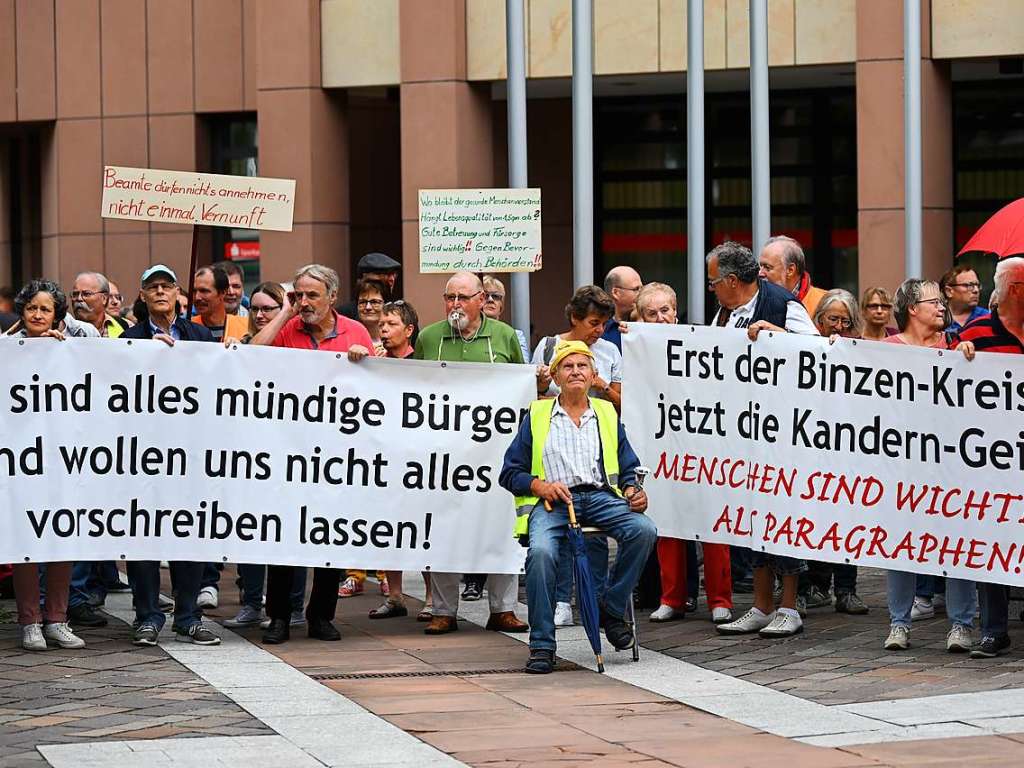 Demonstration vor dem Landratsamt in Lrrach