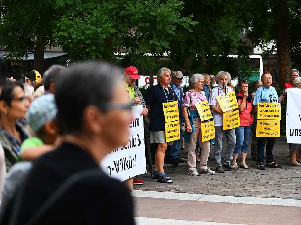 Demonstration vor dem Landratsamt in Lrrach