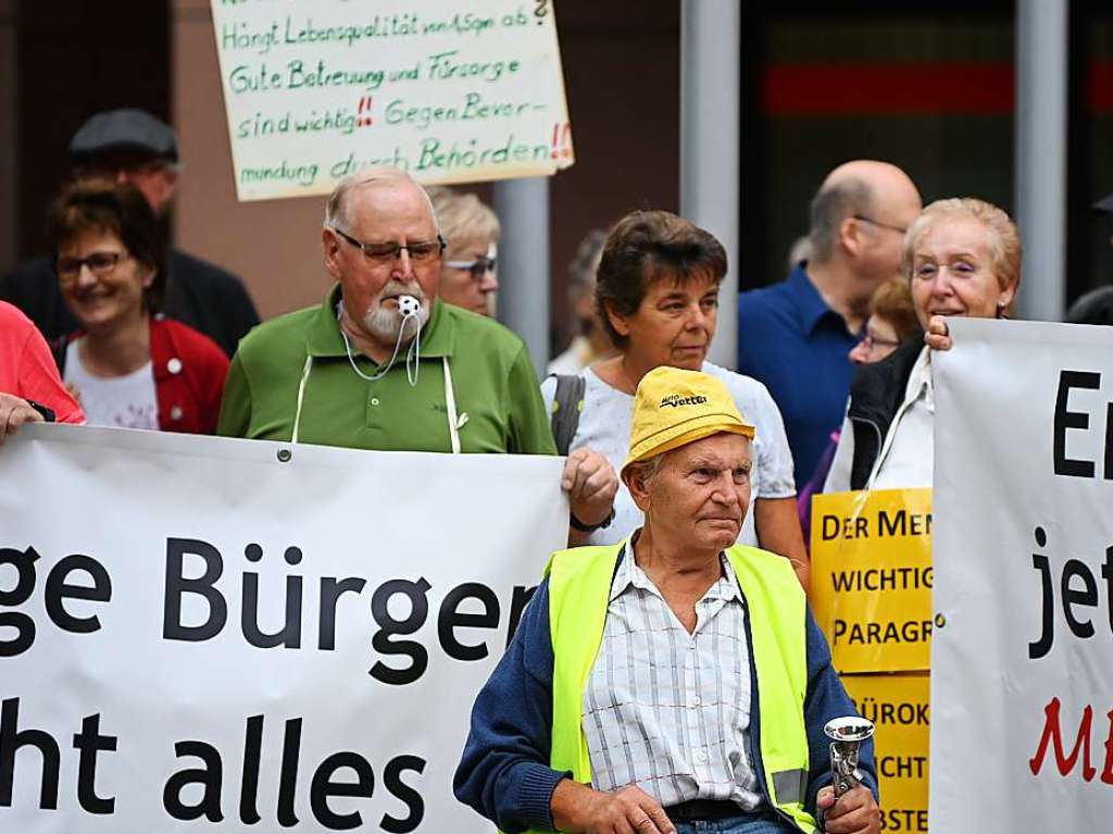 Demonstration vor dem Landratsamt in Lrrach