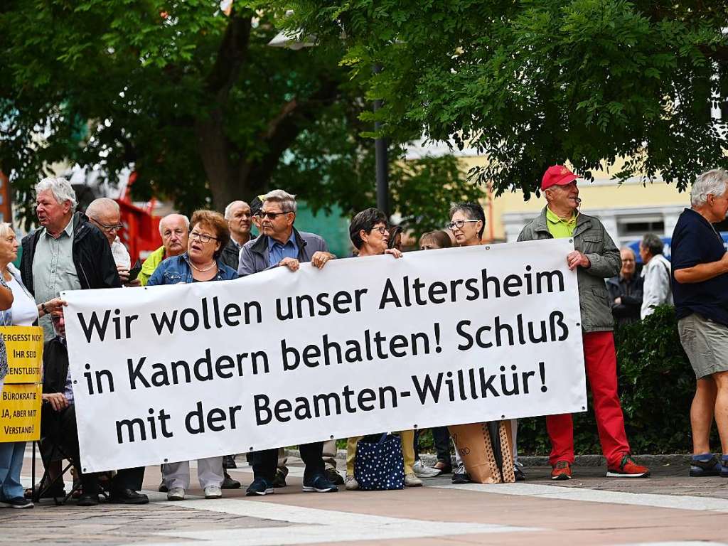 Demonstration vor dem Landratsamt in Lrrach