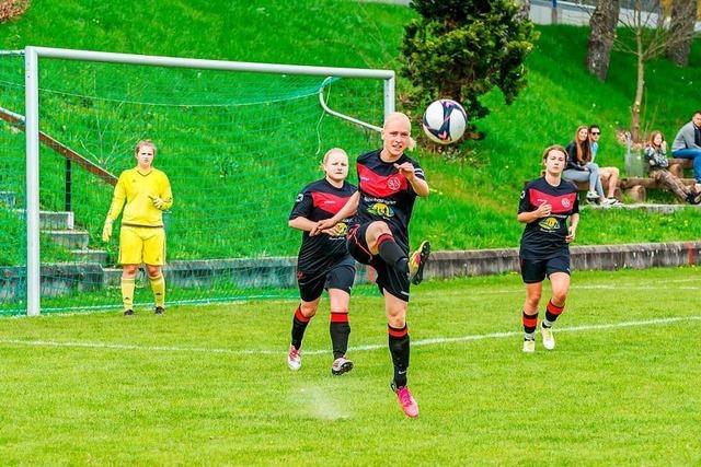 Niederhofer Fußballerinnen starten freiwillig eine Spielklasse tiefer