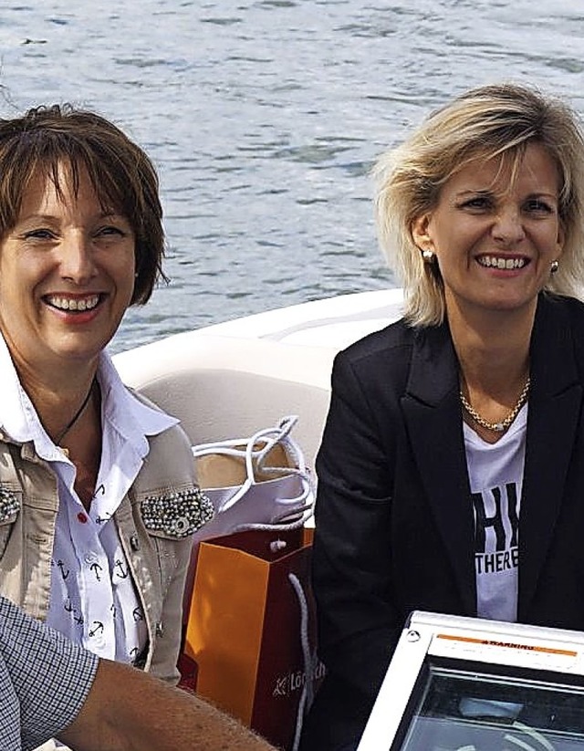 Auf dem Rhein: Christine Trautwein-Domschat (links) und Daniela Ludwig   | Foto: Florian Exner