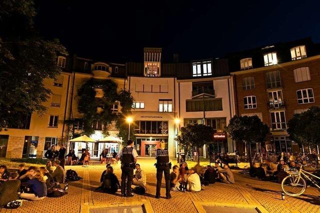 Vollzugsdienst geht gegen die Lrmbelastung am Lederleplatz in Freiburg vor