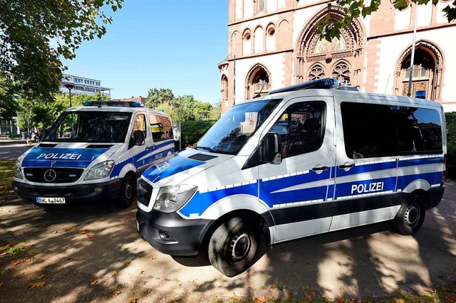 Die Polizei zeigte zuletzt  massive Prsenz auf dem Sthlinger Kirchplatz.  | Foto: Thomas Kunz